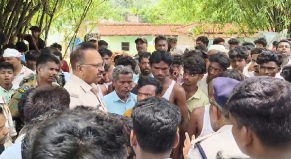 चहारदीवारी गिरने से मदरसा में काम कर रहे मजदूर की मौत चहारदीवारी गिरने से मदरसा में काम कर रहे मजदूर की मौत