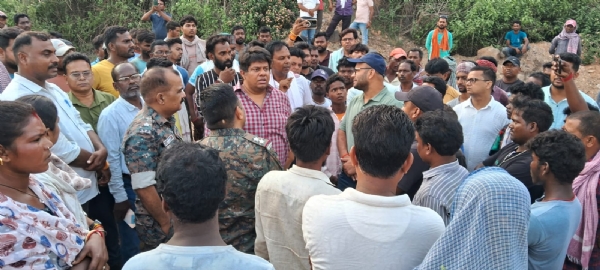 11 हजार वोल्ट तार की चपेट में आने से युवक की मौत 11 हजार वोल्ट तार की चपेट में आने से युवक की मौत