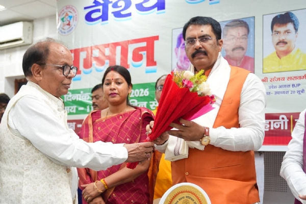 वैश्य समाज राष्ट्र निर्माण और आर्थिक सशक्तिकरण का मजबूत आधार: संजय सरावगी वैश्य समाज राष्ट्र निर्माण और आर्थिक सशक्तिकरण का मजबूत आधार: संजय सरावगी
