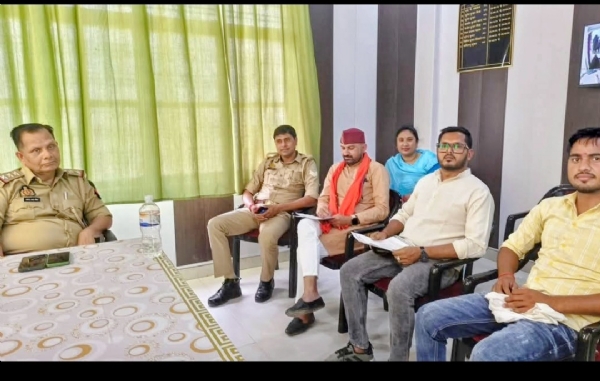 हाउस अरेस्ट  बुंदेलखंड नव निर्माण सेना के राष्ट्रीय अध्यक्ष व कार्यकर्ता