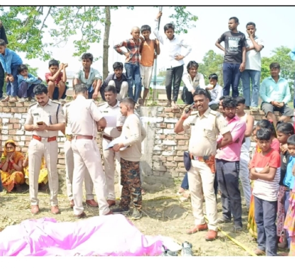 जांच में जुटी पुलिस टीम जांच में जुटी पुलिस टीम