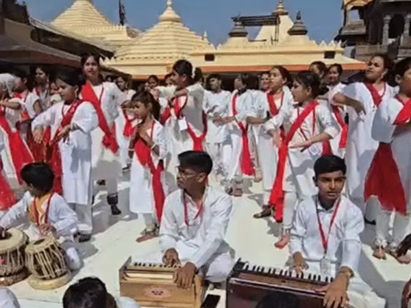 मप्र के उज्जैन में महाकाल मंदिर में अनूठी नृत्यांजलि मप्र के उज्जैन में महाकाल मंदिर में अनूठी नृत्यांजलि