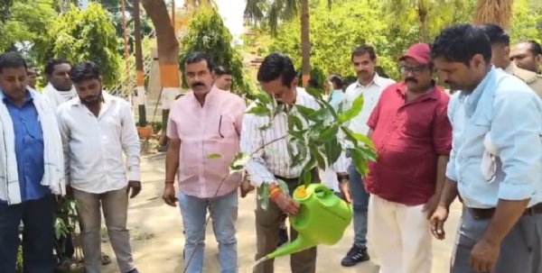 महापौर डॉ. मंगलेश श्रीवास्तव के नेतृत्व में नगर निगम ने रचा विकास, नवाचार और सुशासन का नया इतिहास महापौर डॉ. मंगलेश श्रीवास्तव के नेतृत्व में नगर निगम ने रचा विकास, नवाचार और सुशासन का नया इतिहास