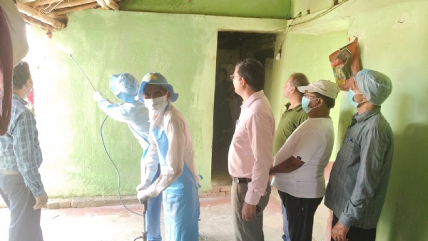 उपायुक्त के निर्देशानुसार मलेरिया प्रभावित क्षेत्रों में आईआरएस छिड़काव अभियान शुरू