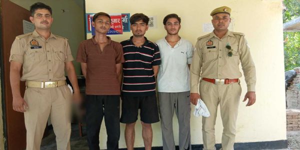 लूट, छिनैती करने वाले 03 शातिर गिरफ्तार, नकदी व मोबाइल बरामद