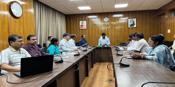 किसानों को गुणवत्तापूर्ण बीज उपलब्ध कराने में बरतें पारदर्शिता : उपायुक्त