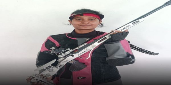 युवा भारतीय निशानेबाज साक्षी पडेकर