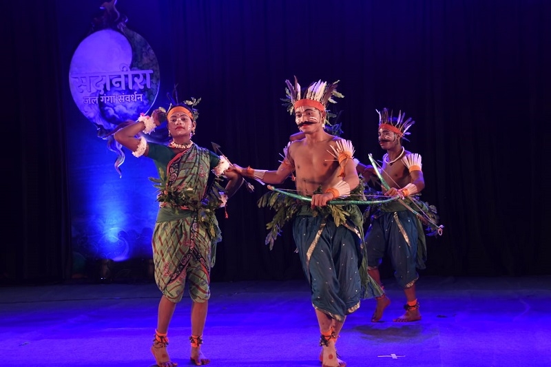 सदानीरा समारोह की सांस्कृतिक संध्या की प्रस्तुतियां सदानीरा समारोह की सांस्कृतिक संध्या की प्रस्तुतियां