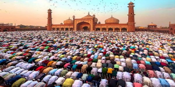 राजधानी दिल्ली में ईद अल अजहा का त्यौहार पूरी अकीदत और एहतराम के साथ मनाया गया राजधानी दिल्ली में ईद अल अजहा का त्यौहार पूरी अकीदत और एहतराम के साथ मनाया गया