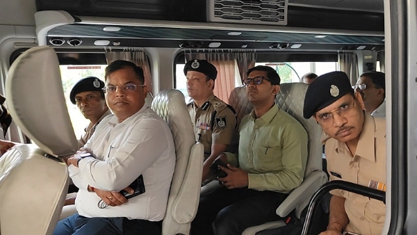 इंदौर में ब्रिक्स कृषि सम्मेलन की तैयारियों का जायजा लेने के लिए अधिकारियों ने किया बस में सफर