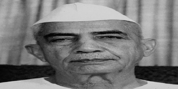 पूर्व प्रधानमंत्री चौधरी चरण सिंह (फाइल फोटो)। पूर्व प्रधानमंत्री चौधरी चरण सिंह (फाइल फोटो)।