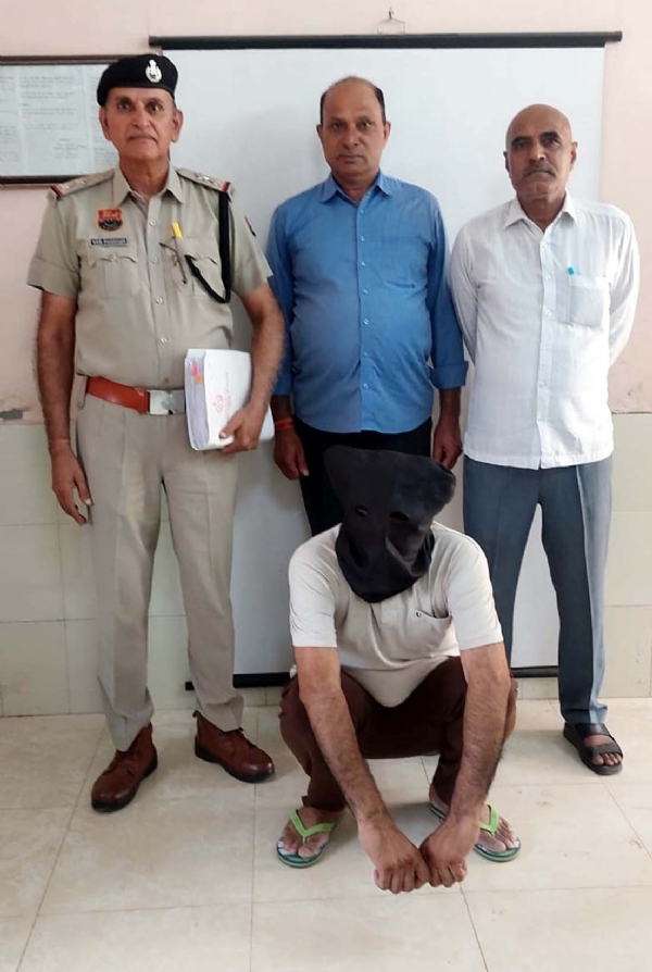 पकड़ा गया बुजुर्ग से धोखाधड़ी का आरोपी।