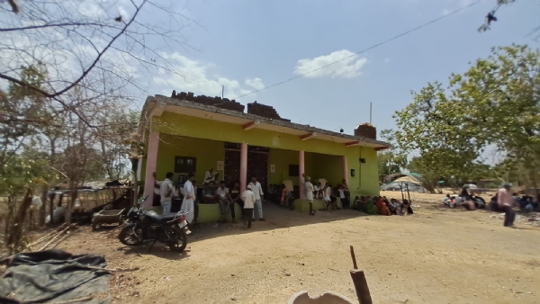 डकैती, कट्टा अड़ाकर बदमाश ले गए तीन तोला सोना, डेढ़ किलो चांदी और नकदी