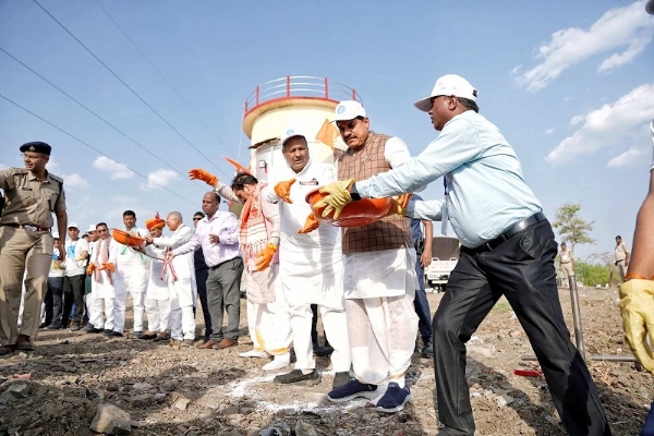 जल गंगा संवर्धन अभियान में सहभागिता करते हुए मुख्यमंत्री (फाइल फोटो)