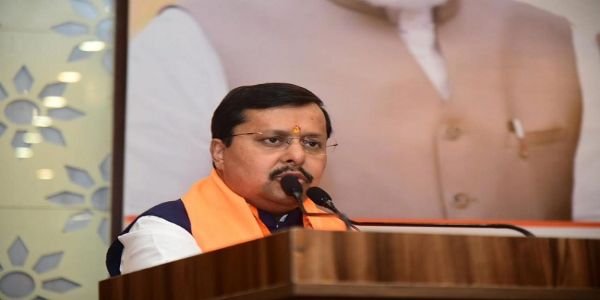 भारतीय जनता पार्टी (भाजपा) के राष्ट्रीय अध्यक्ष नितिन नबीन बैठक को संबोधित करते हुए। भारतीय जनता पार्टी (भाजपा) के राष्ट्रीय अध्यक्ष नितिन नबीन बैठक को संबोधित करते हुए।