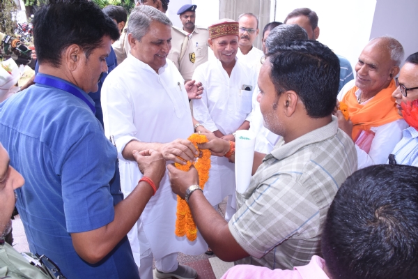 जिला कार्यक्रम कार्यान्वयन समिति तथा संभावित बाढ़ एवं सुखाड़, 2026 की पूर्व तैयारी की बैठक के दौरान उपमुख्यमंत्री विजय चौधरी