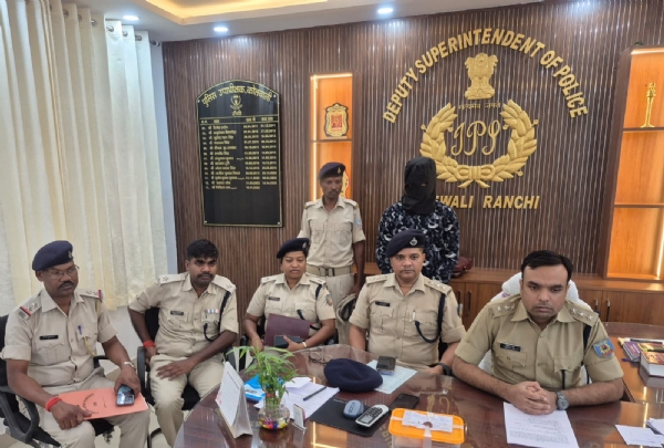 एएसपी प्रेस वार्ता करते एएसपी प्रेस वार्ता करते