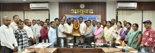 डिप्टी कमिश्नर बीएस सिदार की सेवानिवृत्ति पर दी आत्मीय विदाई