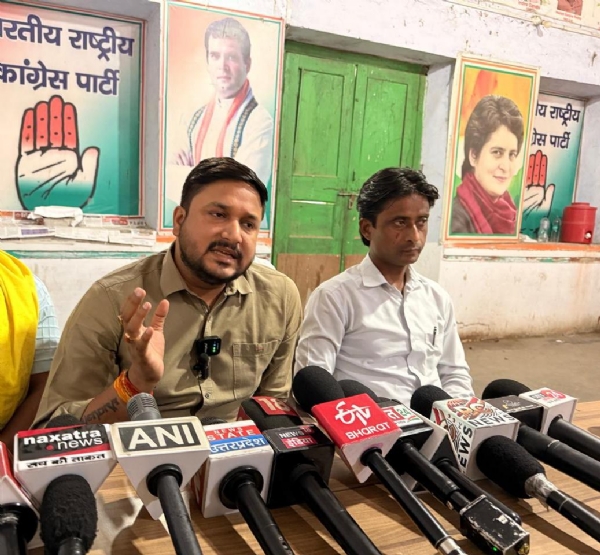 प्रेस वार्ता में अपनी बात रखते जिलाध्यक्ष प्रेस वार्ता में अपनी बात रखते जिलाध्यक्ष