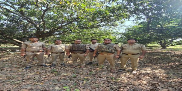 सहारनपुर में एक लाख का इनामी मारा गया, दो पुलिसकर्मी घायल
