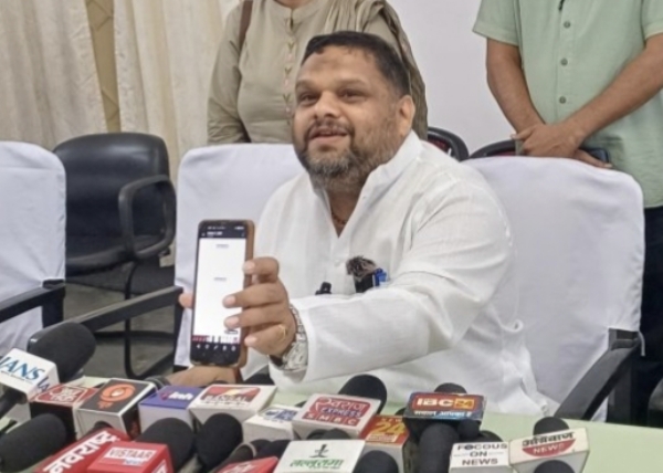जबलपुर : आयोग के सदस्य की बैठक में नहीं पहुँचे कर्मचारी जबलपुर : आयोग के सदस्य की बैठक में नहीं पहुँचे कर्मचारी