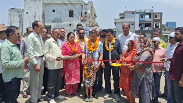 MLA Dr. Bharat Bhushan dedicated two important works to the public at a cost of Rs 15 lakh. MLA Dr. Bharat Bhushan dedicated two important works to the public at a cost of Rs 15 lakh.