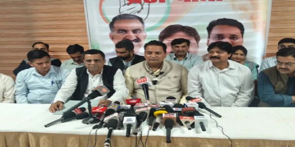 भाजपा में बाहरी नेता हावी, निष्ठावान कार्यकर्ता दरकिनार : अनुराग शर्मा