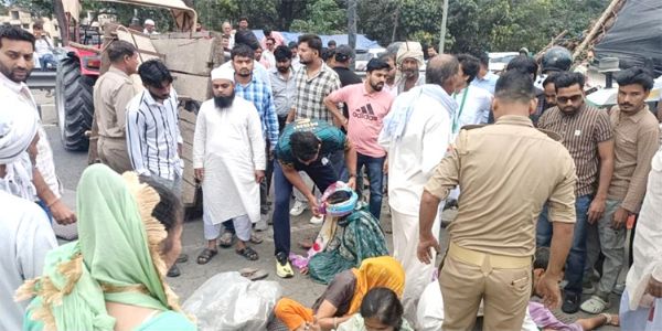 रोडवेज बस ने ट्रैक्टर-ट्रॉली को मारी टक्कर, कई महिलाएं घायल, चालक फरार