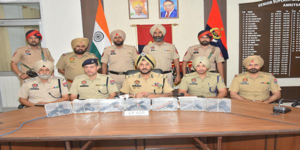 सरहद पार के हथियार तस्करी मॉड्यूल से जुड़े चार गुर्गे गिरफ्तार, सात पिस्तौलें बरामद