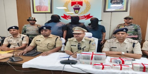 हजारीबाग बैंक लूट कांड: यूपी एसटीएफ के साथ संयुक्त कार्रवाई में 3 आरोपित गिरफ्तार, सोना-नकदी बरामद