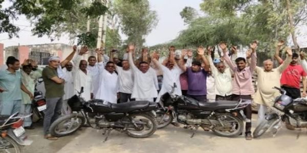 पानीपत: सात साल बाद भी फ्लाईओवर का काम अधूरा,ग्रामीणों ने किया प्रदर्शन