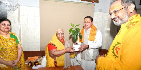 मुख्यमंत्री ने प्रज्ञेश्वर महादेव में की पूजा