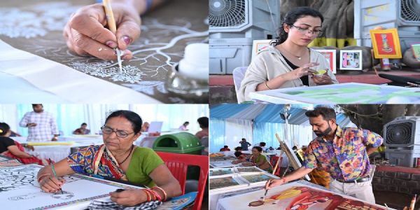 भोपाल में सदानीरा समागम में कलाकारों ने उकेरे चित्र