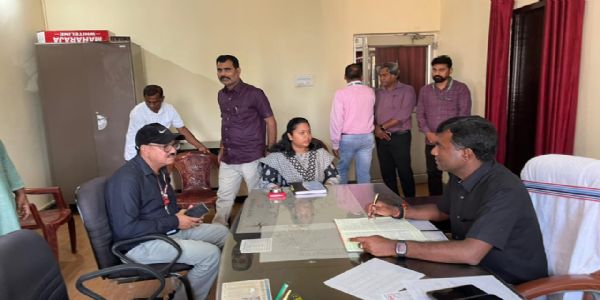 नगड़ी थाना, अंचल कार्यालय और प्राथमिक स्वास्थ्य केंद्र का उपायुक्त ने किया औचक निरीक्षण