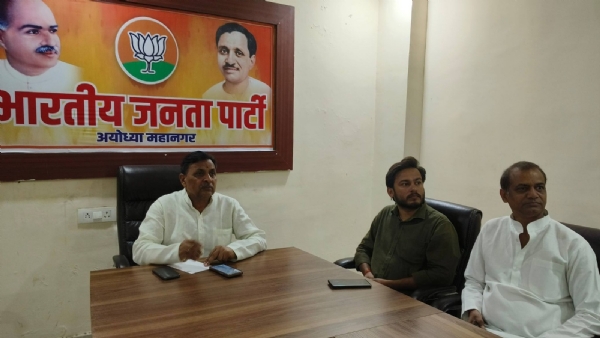 प्रधानमंत्री के विचारों का हुआ सामूहिक श्रवण