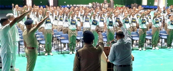 प्रशिक्षण के दौरान नशे के विरूद्ध शपथ दिलाते हुए प्रशिक्षण के दौरान नशे के विरूद्ध शपथ दिलाते हुए