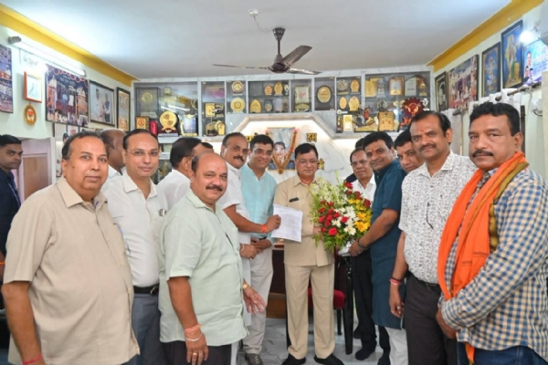कोरबा में मंत्री लखनलाल देवांगन से मिले छत्तीसगढ़ सराफा एसोसिएशन के पदाधिकारी, जेम्स एंड ज्वेलरी पार्क को बताया गेम चेंजर कोरबा में मंत्री लखनलाल देवांगन से मिले छत्तीसगढ़ सराफा एसोसिएशन के पदाधिकारी, जेम्स एंड ज्वेलरी पार्क को बताया गेम चेंजर
