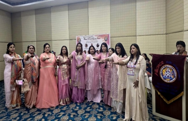 एलायंस इंटरनेशनल बालीगंज क्वींस का पदस्थापन समारोह एलायंस इंटरनेशनल बालीगंज क्वींस का पदस्थापन समारोह