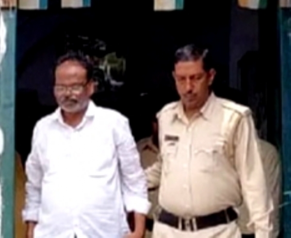 गिरफ्तार विश्वनाथ पांडव गिरफ्तार विश्वनाथ पांडव