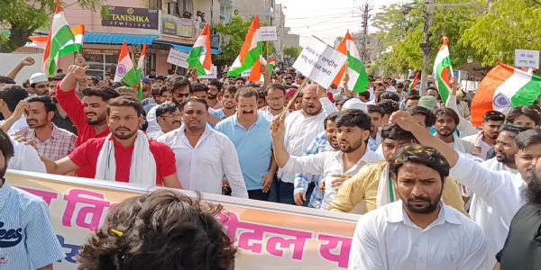 गौ माता को राष्ट्रीय पशु बनाने की मांग को लेकर मुस्लिम समाज की विशाल पदयात्रा गौ माता को राष्ट्रीय पशु बनाने की मांग को लेकर मुस्लिम समाज की विशाल पदयात्रा