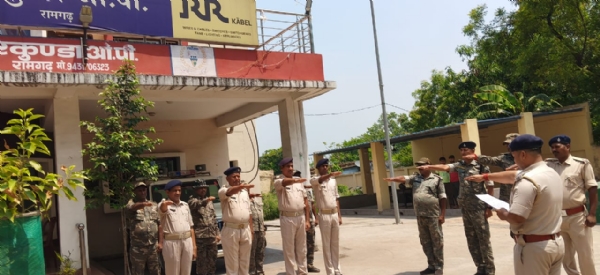 शपथ ग्रहण कार्यक्रम में शामिल अधिकारी शपथ ग्रहण कार्यक्रम में शामिल अधिकारी