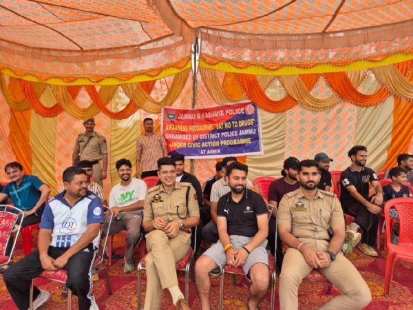 अरनिया पुलिस ने नशा मुक्त जम्मू-कश्मीर अभियान के अंतर्गत अंडर-19 लड़कों के क्रिकेट मैच का किया आयोजन