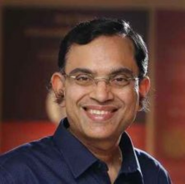 आईआईटी के डायरेक्टर सुमन चक्रवर्ती