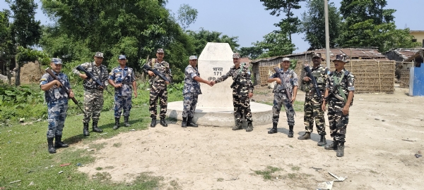 अररिया फोटो:विशेष गश्ती में एसएसबी और एपीएफ