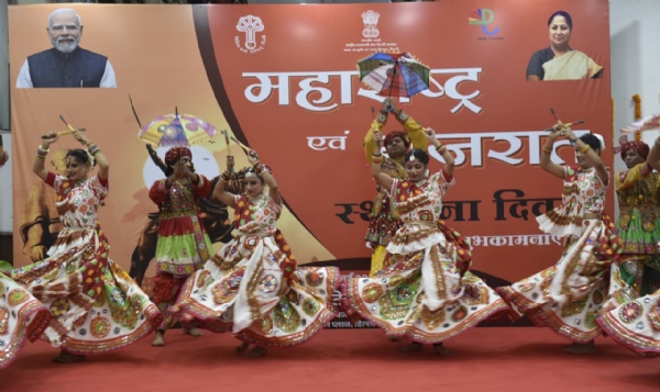 दिल्ली सचिवाल. में सोमवार को गुजरात एवं महाराष्ट्र दिवस के परिप्रेक्ष्य में सांस्कृतिक कार्यक्रम आयोजन हुआ