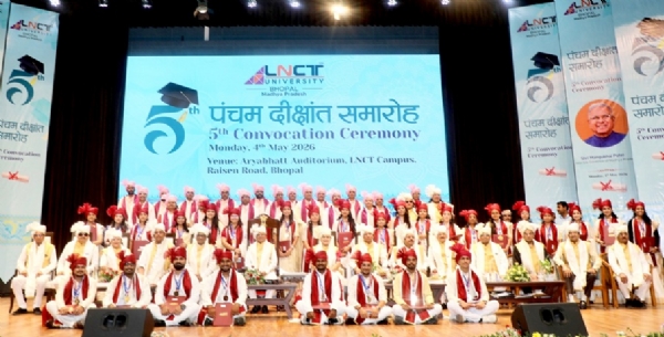 एल.एन.सी.टी. विश्वविद्यालय के पांचवें दीक्षांत समारोह