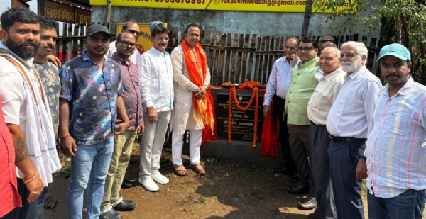 शिलान्यास कार्यक्रम में विधायक सहित अन्य
