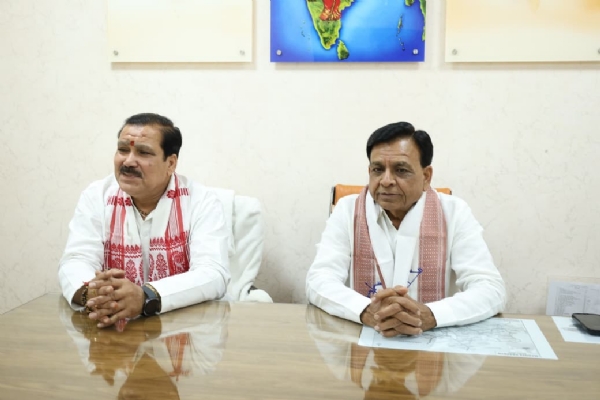 उप मुख्यमंत्री देवड़ा और मंत्री टेटवाल ने कार्यकर्ताओं से किया संवाद