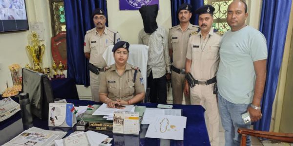 जबलपुर जीआरपी की कार्रवाई: ट्रेन में चोरी करने वाला आरोपी गिरफ्तार, ढाई लाख के जेवर बरामद