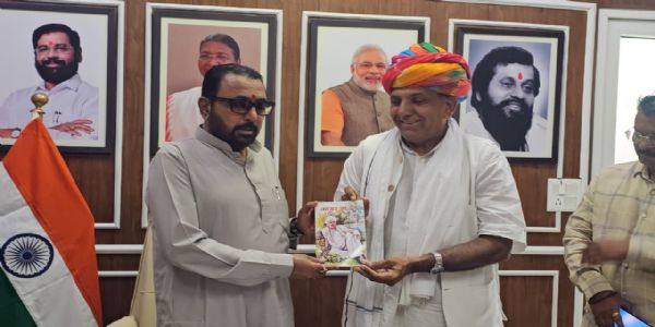 कैंसर पर हंसराज चौधरी की अंग्रेजी में शोध पुस्तक का विमोचन